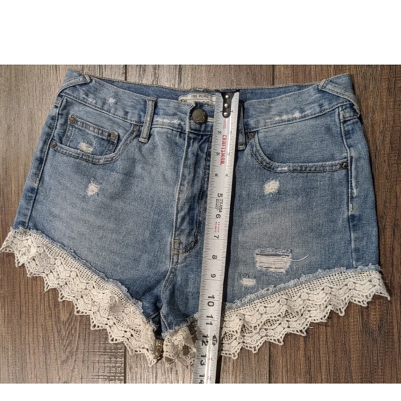 FREE PEOPLE Distressed Cutoff Shorts Sz 27 Denim Jean Embroidery Hem Medium Rise - Picture 8 of 12